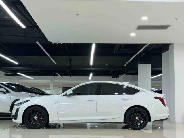 Cadillac CT5 — Фото автомобиля 5
