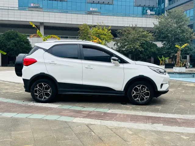 BYD Yuan Pro — Фото автомобиля 5