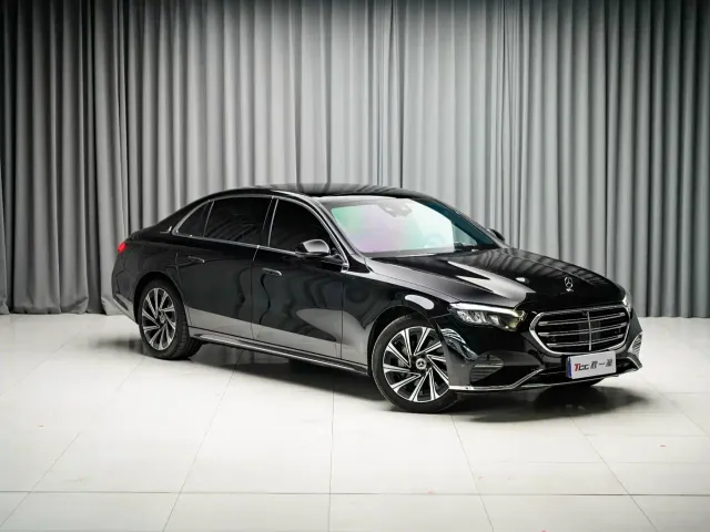 Mercedes-Benz E-Class — Фото автомобиля 5