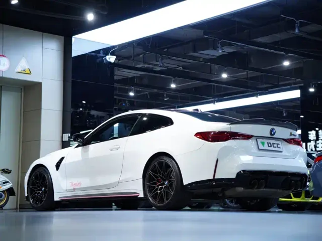 BMW M4 — Фото автомобиля 6