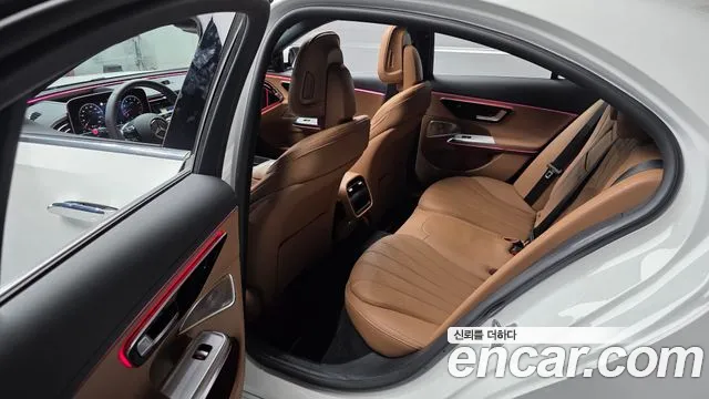 Mercedes-Benz E-Class — Фото автомобиля 19