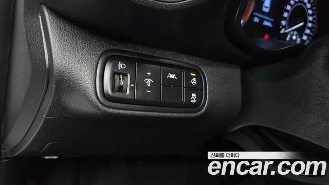 Hyundai Venue — Фото автомобиля 22