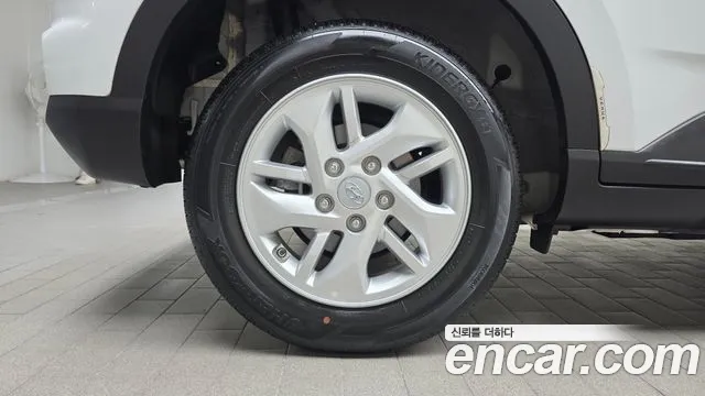 Hyundai Venue — Фото автомобиля 5