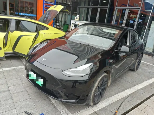 Фотография автомобиля — Tesla Model Y