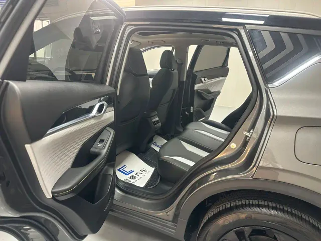 Geely Binyue — Фото автомобиля 12