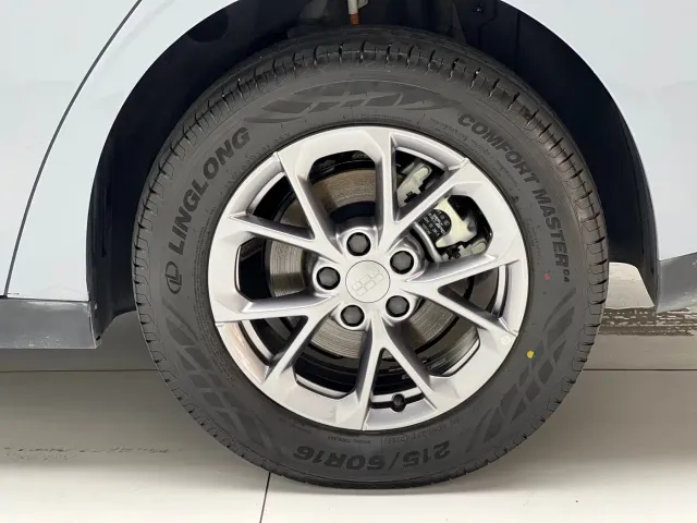 Geely Galaxy L6 — Фото автомобиля 19