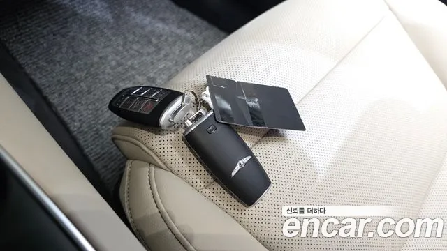 Genesis GV70 — Фото автомобиля 21
