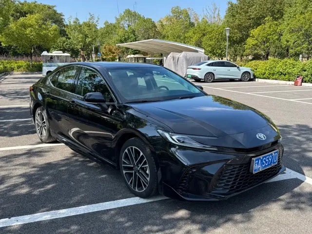 Фотография автомобиля — Toyota Camry
