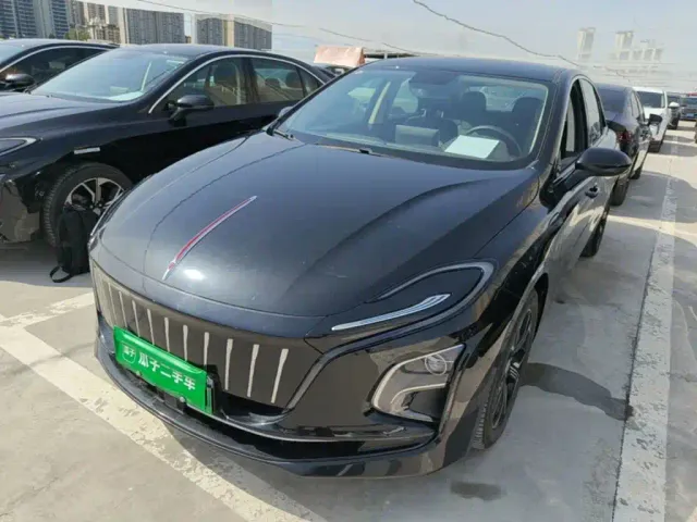 Фотография автомобиля — Hongqi E-QM5
