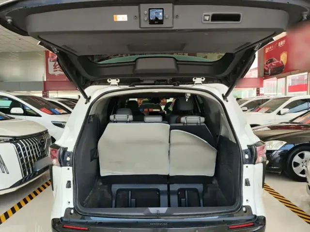 Toyota Granvia — Фото автомобиля 18