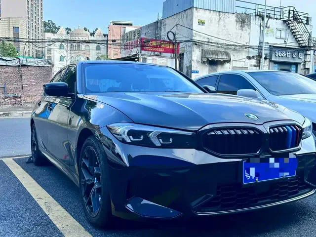 BMW BMW 3 Series 2026 330Li M Sport Shadowline Package — Фото автомобиля 3