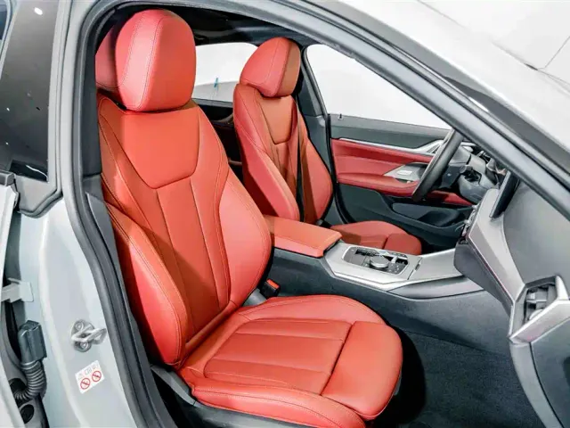 BMW i4 — Фото автомобиля 19