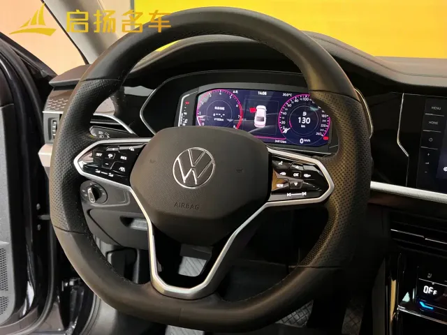Volkswagen Passat — Фото автомобиля 13
