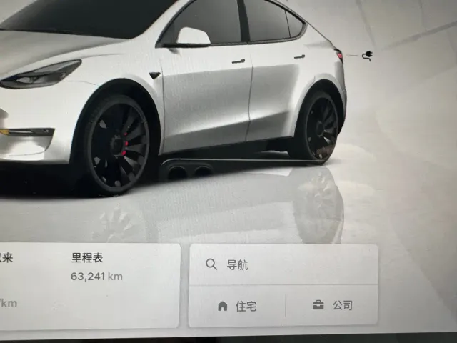Tesla Model Y — Фото автомобиля 12