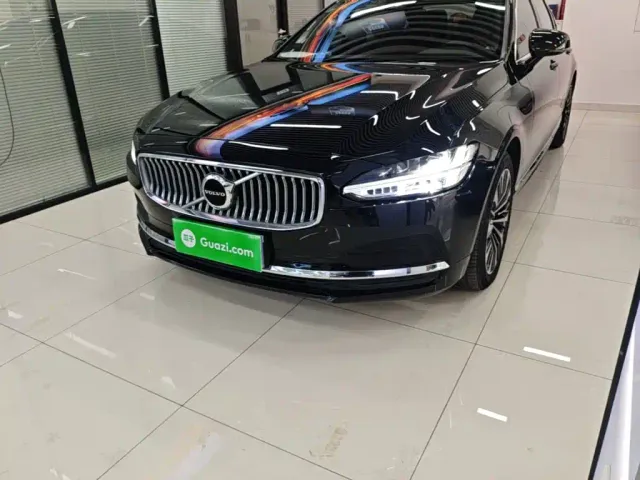 Volvo S90 — Фото автомобиля 23