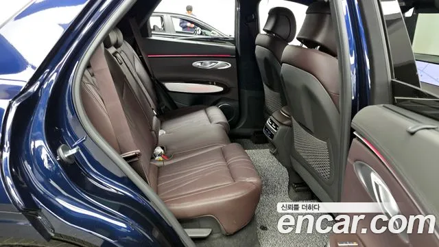 Genesis GV70 2.5T Бензин AWD — Фото автомобиля 10