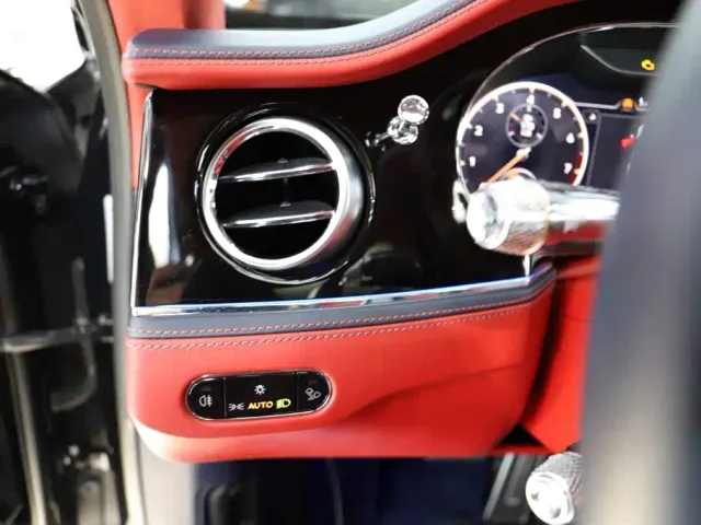 Bentley Flying Spur — Фото автомобиля 9