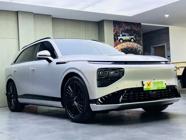 Xpeng G9 — Фото автомобиля 3