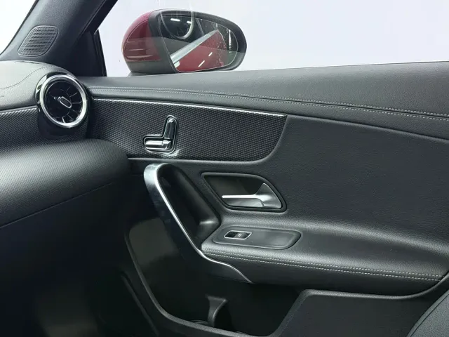 Mercedes-Benz A-Class — Фото автомобиля 11
