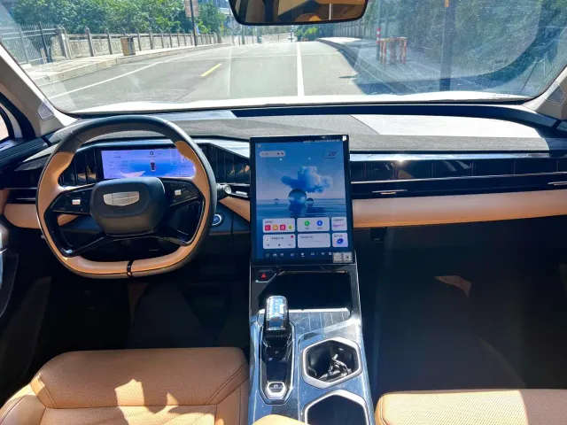 Geely Boyue L — Фото автомобиля 11