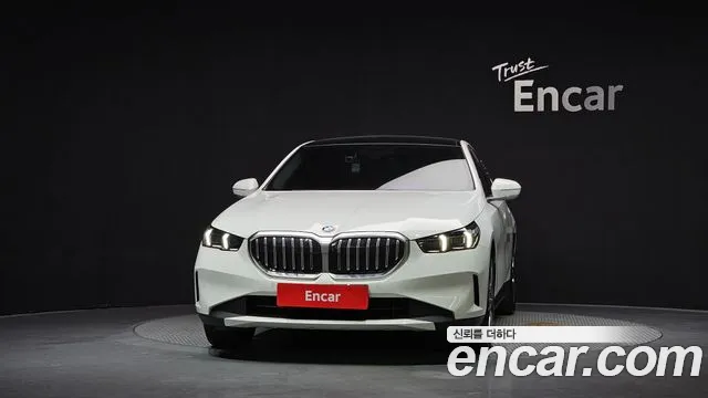 BMW 5 Series G60 — Фото автомобиля 3