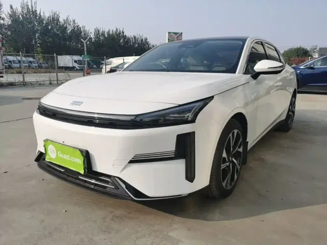 Фотография автомобиля — Geely Galaxy L6