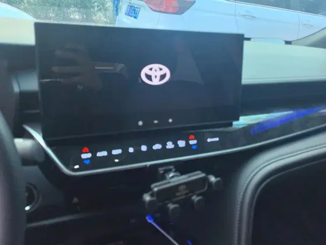 Toyota Camry — Фото автомобиля 13