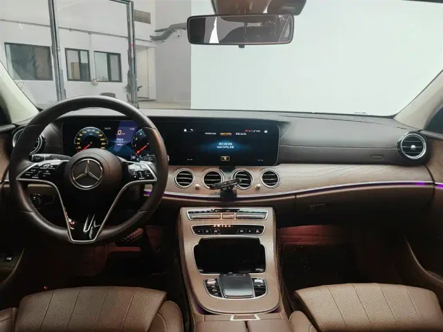 Mercedes-Benz Mercedes-Benz E-Class 2022 E 260 L Sport 4MATIC — Фото автомобиля 3