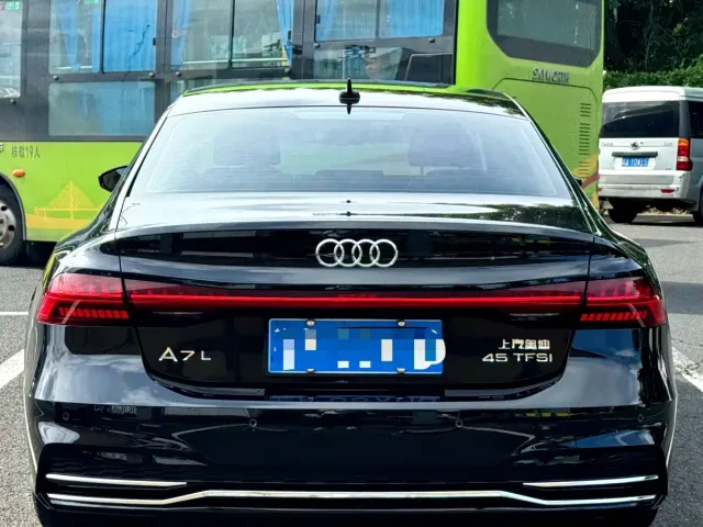 Audi A7L — Фото автомобиля 5