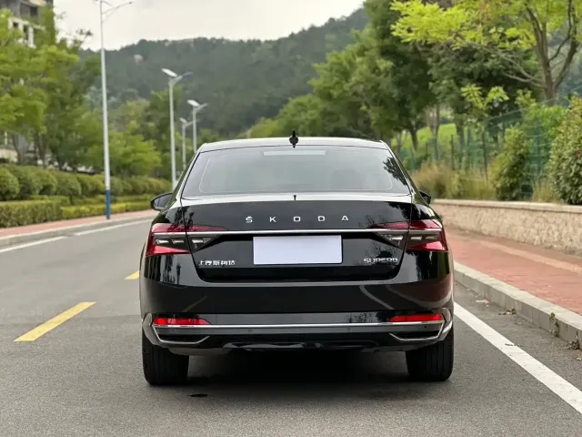 Škoda Superb 2023 Facelift TSI280 DSG Premium Edition — Фото автомобиля 6