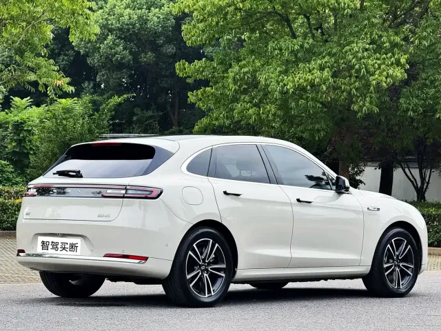 Aito M5 — Фото автомобиля 6