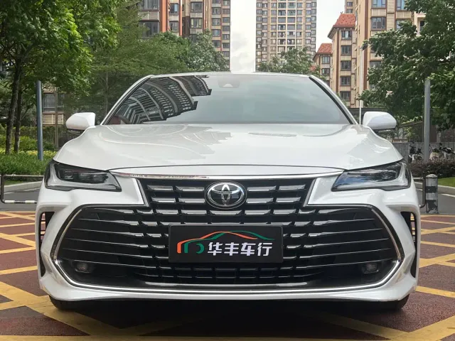 Toyota Avalon — Фото автомобиля 2