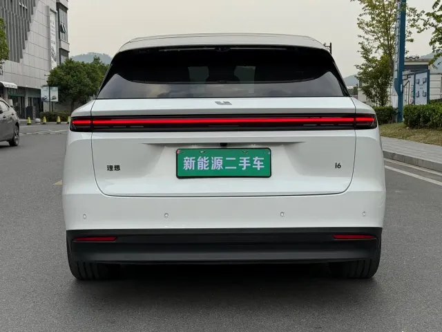 Li Auto i6 — Фото автомобиля 5