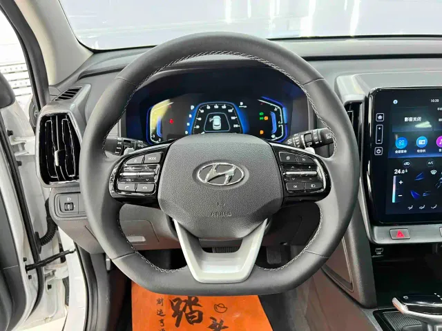 Hyundai ix35 — Фото автомобиля 12