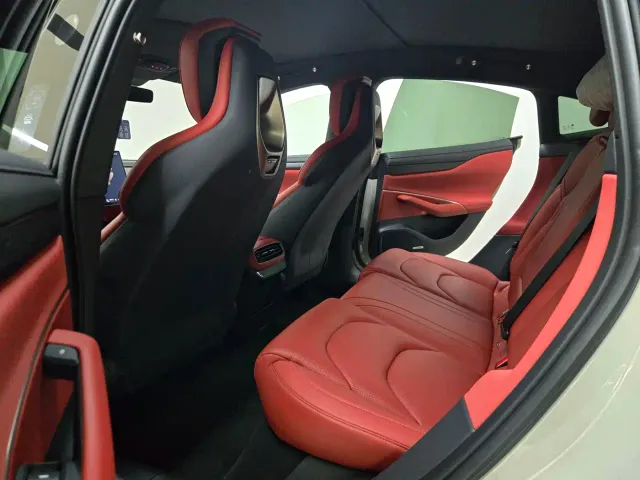 Xiaomi SU7 — Фото автомобиля 9