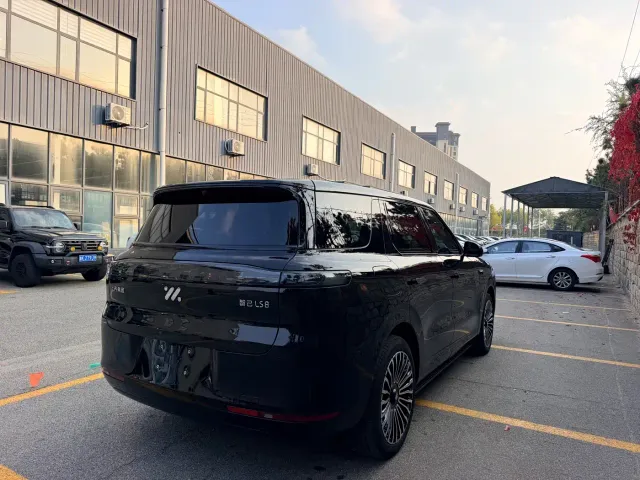 IM Motors LS8 — Фото автомобиля 9