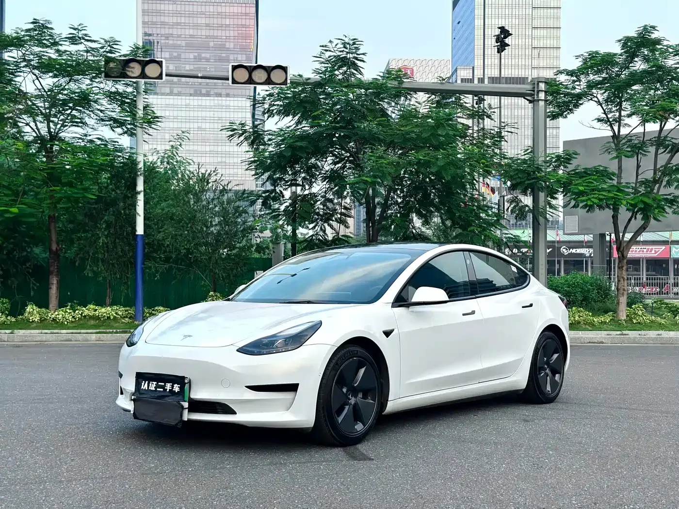 Фотография автомобиля — Tesla Model 3