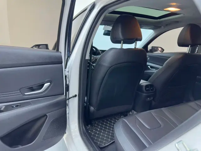Hyundai Elantra — Фото автомобиля 8