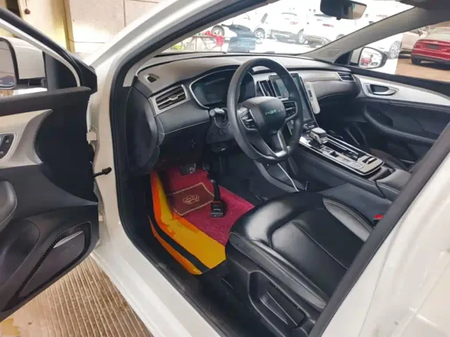 Roewe i6 MAX EV — Фото автомобиля 15