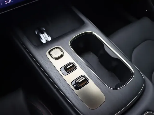 Xiaomi SU7 — Фото автомобиля 18