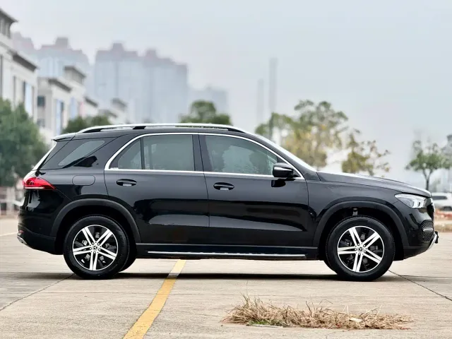 Mercedes-Benz GLE-Class — Фото автомобиля 2