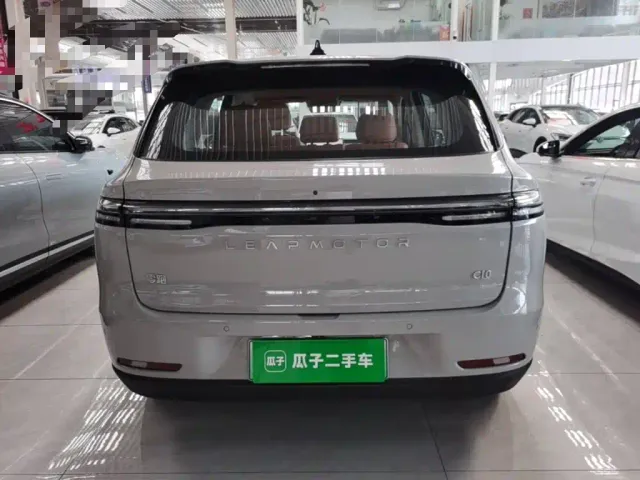 Leapmotor C10 — Фото автомобиля 5