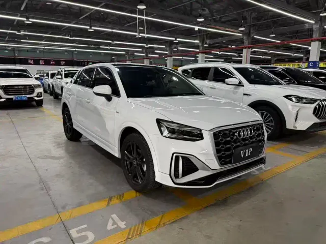 Audi Q2L — Фото автомобиля 3