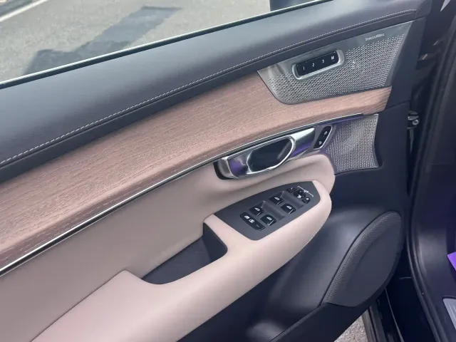 Volvo XC90 — Фото автомобиля 6