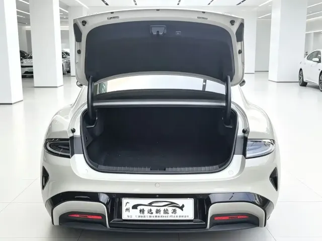 Xiaomi SU7 — Фото автомобиля 23