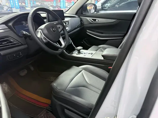 Changan CS75 — Фото автомобиля 8