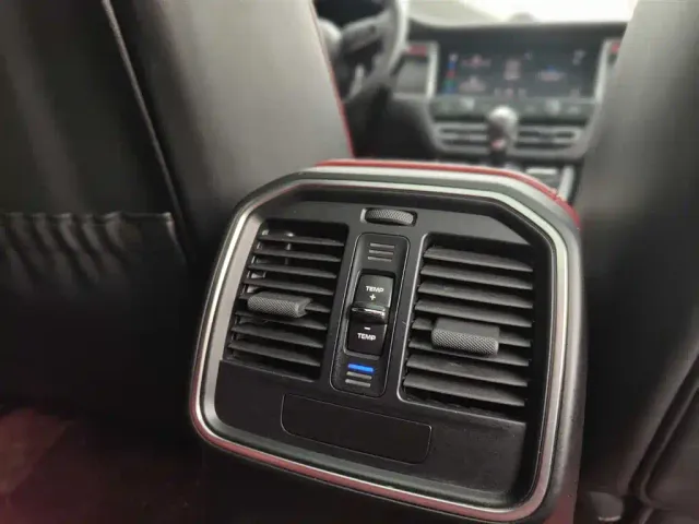 Porsche Macan — Фото автомобиля 20