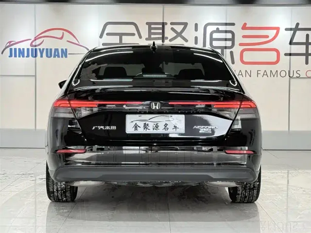 Honda Accord — Фото автомобиля 5