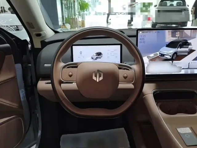 Leapmotor C11 — Фото автомобиля 10