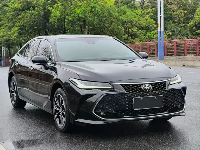 Toyota Avalon — Фото автомобиля 3